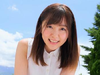 透明感抜群の色白美少女がでフェラAVデビュー!!