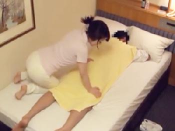 巨根見せつけられ性的欲望が煽られたとても綺麗なマッサージ嬢→勢いに任せた種付け性交