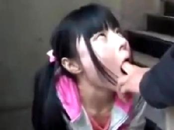 即削除注意!!ガチJ○が白目向いても性的凌辱されてるヤバ動画がネット流出