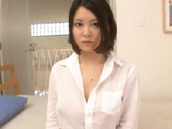 ノーブラYシャツの童顔娘と顔面射精交尾