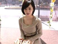 知らずに媚薬を仕込まれた清楚美女がマジックミラー号でキメセク