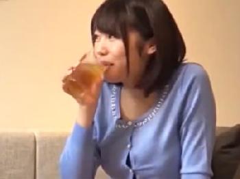 女体化薬を使用してせっかく女になったのにペニスが生えててふたなりレズビアン3P