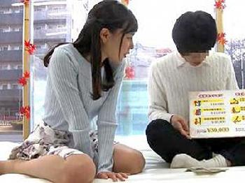 同じ学校の友人男女がマジックミラー号で混浴→興奮しだしてゴムなし性交