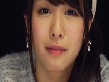 白石茉莉奈が優しく肉棒を抜いてくれる