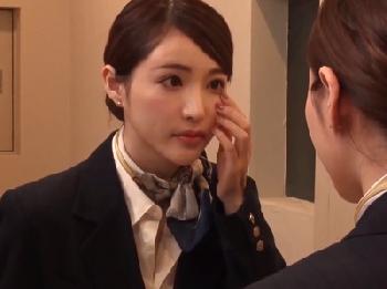 キャビンアテンダントを襲った悲劇!!傲慢パイロットによってペニス漬けにされて寝取られフライト!!