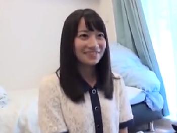 軽く触られただけで濡れる感度抜群な美少女と種付け性交