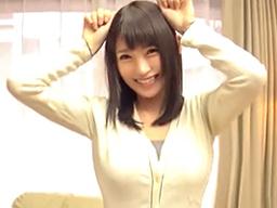 テンション高い天然少女の素股→コンドーム未装着での膣射性交