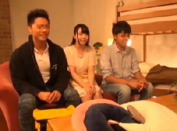 アイドルのような素人彼女→彼氏が2段ベッドの上で爆睡している間に彼友に寝取られ性交