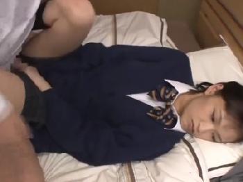 性交練習のはずがなぜかゴムなし膣内射精された女子校生