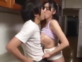 性的興奮して義母を襲ったはずがレクチャーされる童貞W