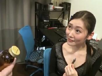 AVの制作現場で働くお姉さんを職場で羞恥公開交尾!!