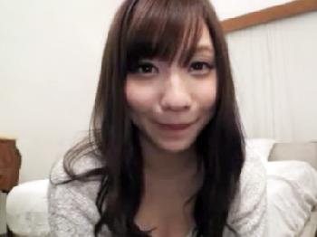 凄くキュートな巨乳の女子大生と密度の濃いハメ撮り!!ハードピストンピストンで激烈絶頂