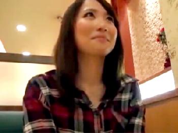 可愛くて巨乳のSランク素人専門学生(19)をハメ撮り性交!!