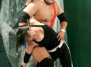 女性アスリートのプライド崩壊!!負けたら最後…地下凌辱デスマッチに挑んでボロボロにされた美女