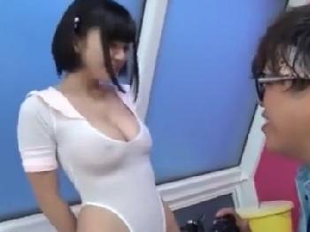 京アニ放火してそうなキモ撮り鉄に性的凌辱される巨乳娘