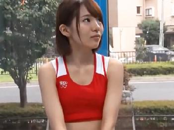 スポーティな貧乳美少女が媚薬オイル塗りたくっての挿入で悶絶アクメ