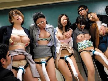 授業参観日にイジメをする同級生の母親たちに復讐の性的暴行