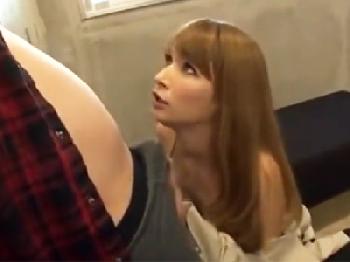 ハーフ美女ギャルが草食男子を倉庫に追い詰めて性的逆暴行