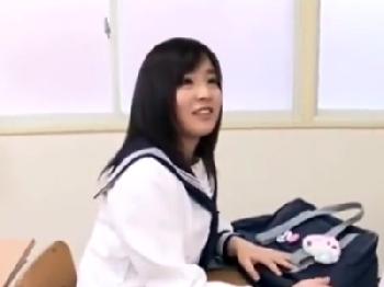 巨乳のビキニ素人娘がエロオイルマッサージで子宮へ直接射精される!!