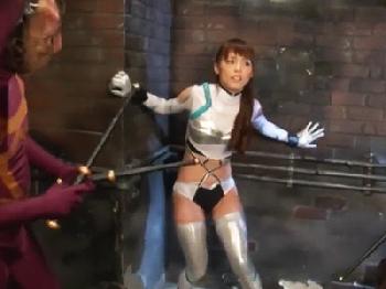 怪人たちのリョナ凌辱でアヘってしまうピチピチ美少女戦士