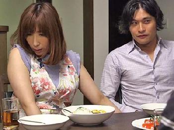 愛する巨乳人妻を他人棒で寝取らせ欲望を煽られる変態夫