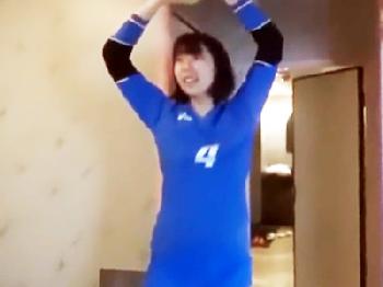 バレーボール部のスレンダー女子校生がおやじと援〇ハメ撮り!!