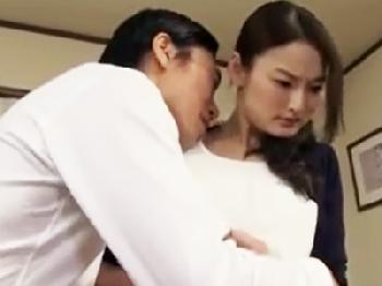 夫が作った借金返済を手伝ってくれたはずの義理の父親に裏切りられ犯される綺麗な人妻