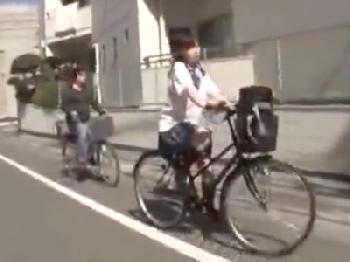 自転車のサドルに媚薬塗り込まれる美少女女子校生→巨根ぶち込みで連続昇天!!
