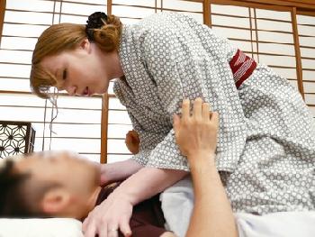 爆乳アメリカンな女教師とただ性行為したいから修学旅行に参加!!憧れの先生と2泊3日の中出し旅行