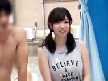 その場の勢いで友人とSEXする巨乳素人娘W