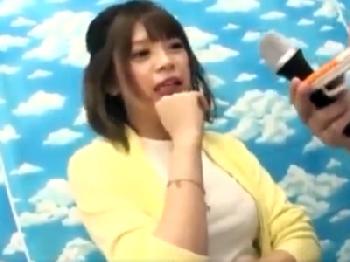 自転車発電ゲームでパンチラ連発!!罰ゲームで犯される素人娘W