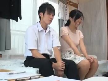 とても綺麗な家庭教師と思春期の生徒!!賞金を懸けて先生が大人の女を教えるSEXモニタリング