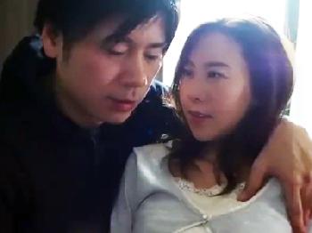 そう言いながらも危険な不貞交尾の快感から逃れられない若妻