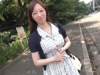 出会い系で知り合った現役女子大生とホテルで生々しいハメ撮りW