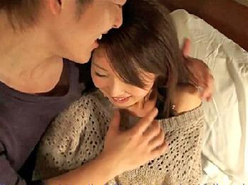 体を駆け巡る快感に負けちゃいそうな素人美少女