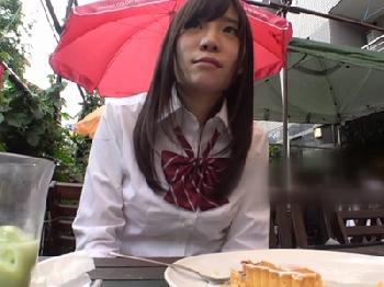 笑顔も感度も最強な女子校生!!ピュアな恋愛話を披露しながら思う存分顔面射精交尾