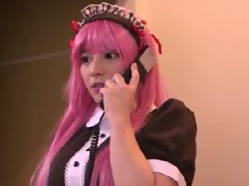 新人女性会社員鳴美れいがオフィスで性的ハラスメントされ懸命に声を耐えてる姿