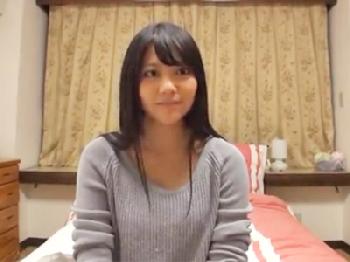 色白美肌な巨乳娘が柔らかそうなおっぱいを震わせ乱れる熱を帯びた精力的なセックス