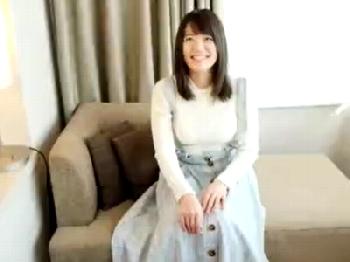 ハニかんだ笑顔がチャーミングなJカップグラドルがまさかのAVデビューで狂乱アクメ