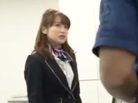 気の強い女性会社員が清掃員に秘密にしたい弱みを掴まれ挿入される