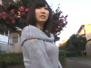 パイズリと生尺でナンパ男の精液を搾り取る巨乳人妻W