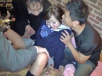 ナンパした素人ギャルがギッシュなミドルエイジ男性に責められ大絶頂!!