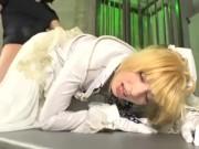 リアルハーフのコスプレイヤーがFATEのセイバーを完璧に再現してハード性交