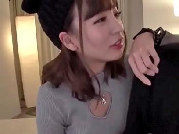 軟派男にぞっこんのボイン女子校生を言葉巧みに騙して1日中ハメ撮り!!