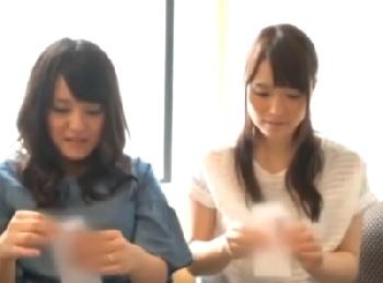 謝礼にテンション上がった巨乳人妻2人が夫に内緒の3P不貞性交