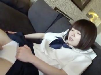 真面目系な女子校生が男性器を見るなり変貌しビッチ化W