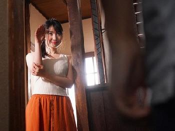 親の都合で電波の入らないド田舎へ→隣に住む凄く綺麗な人妻が性的欲望を持て余して都会の若ペニスに貪り付く!!