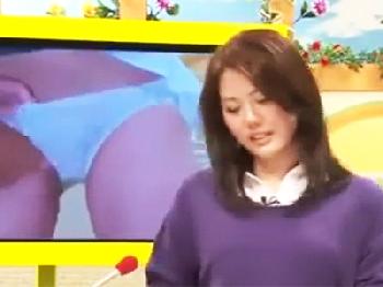 スタッフが暴走→とても綺麗なキャスターが受けている性的ハラスメントがモニターに写される放送事故W