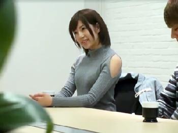 アイドル級にキュートな素人娘に密着取材→ホテルでの行為までばっこり盗撮