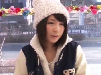 キュートな女子大学生が媚薬を仕込まれトランス状態で尿失禁アクメ